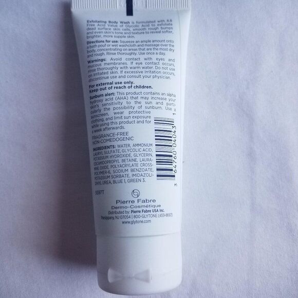 Glytone - Exfoliating Body Wash - Picture 3 of 6